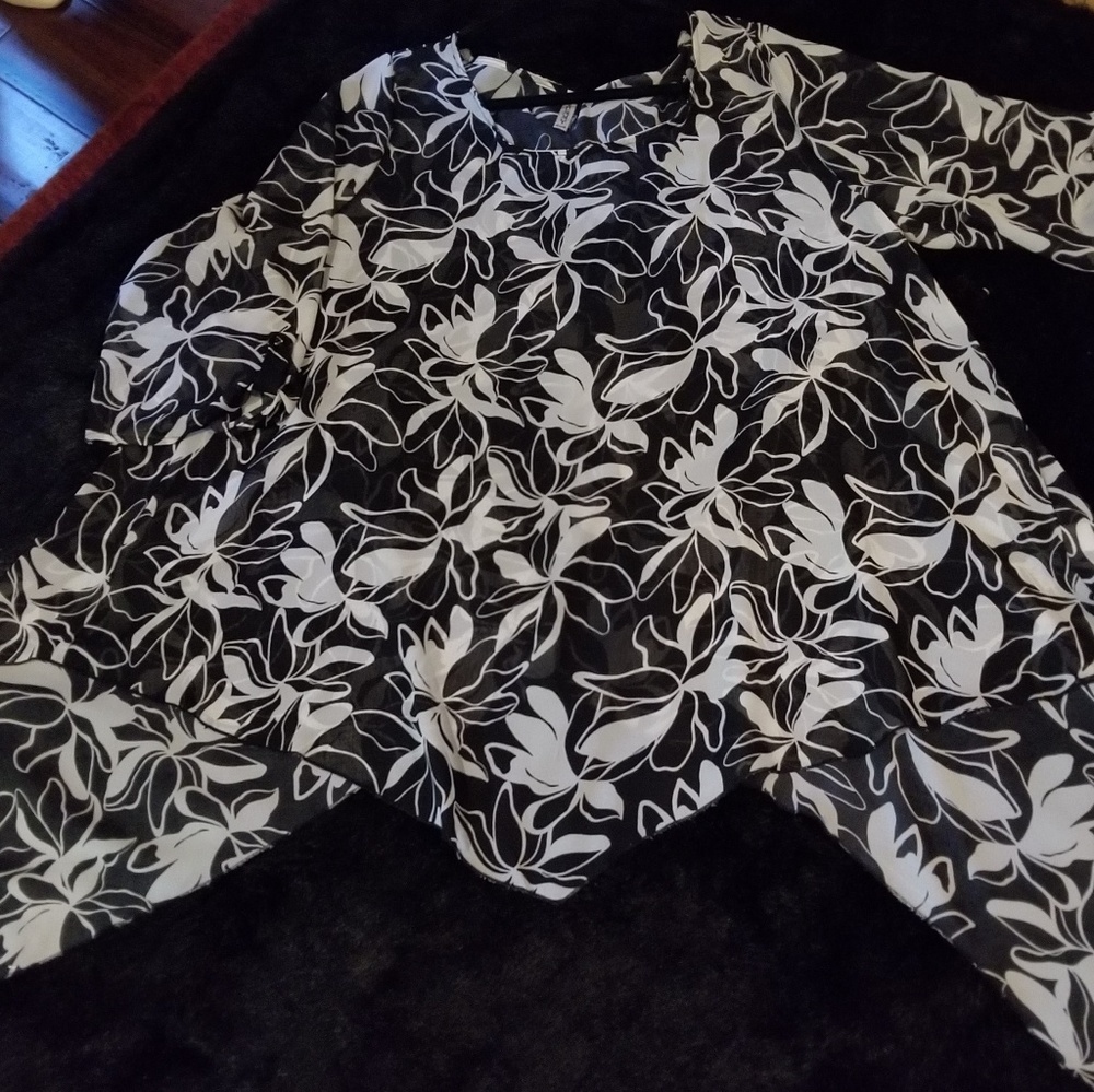 Women's Black and White chiffon Top